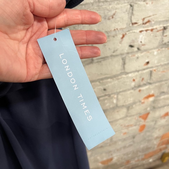 London Times Women's V-Neck Polished Flounce Hem Twist Waist Sz 6 NWT - Picture 7 of 8